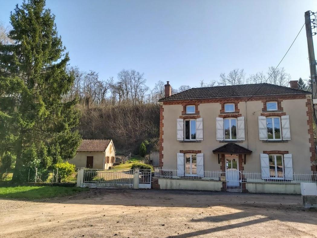 Au Pays D'Angeline Hotell La Pacaudière Eksteriør bilde