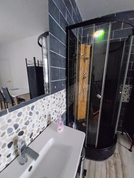 Au Pays D'Angeline Hotell La Pacaudière Rom bilde